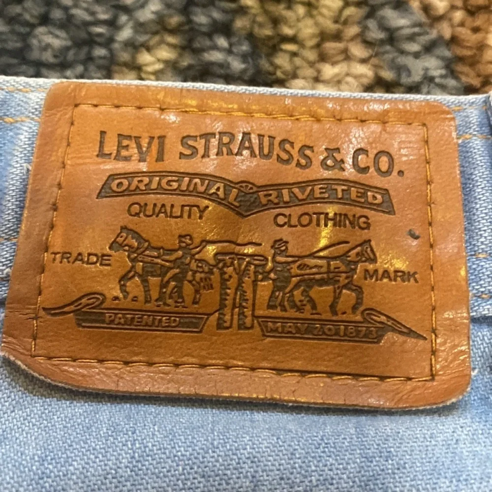 Men’s Y2K Size 44 Levi’s Straight Leg Vintage Light Blue Denim